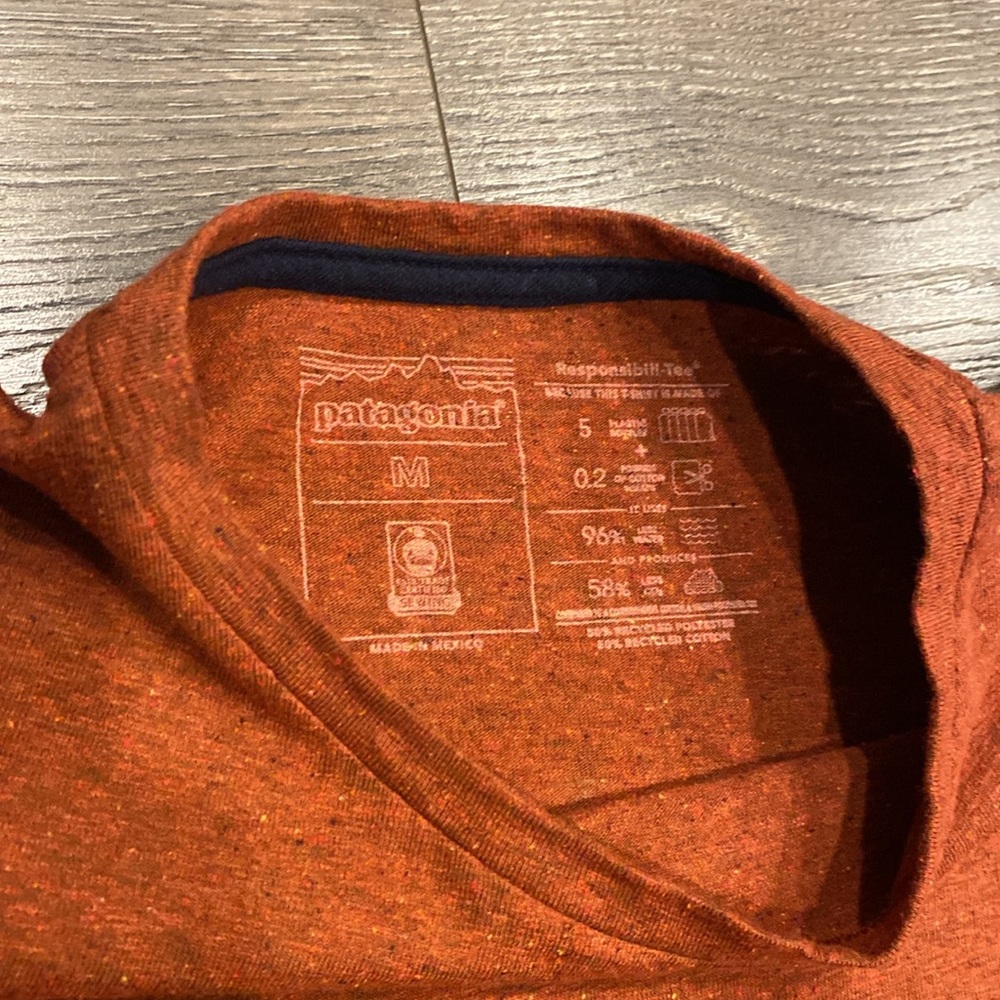 Patagonia P-6 Crop Tee Women’s Medium Burnt Orange Gorpcore Hiking Boho Top - Picture 6 of 6